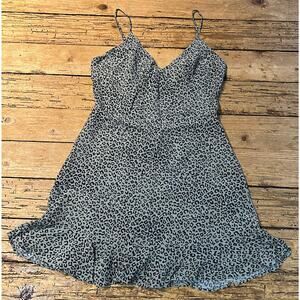 All In Favor Women’s Size S Sage Leopard Print Sleeveless Ruffle Dress NWOT
